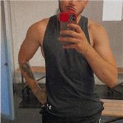 Preparador físico con tres certificaciones, entrenamiento presencial y vía online